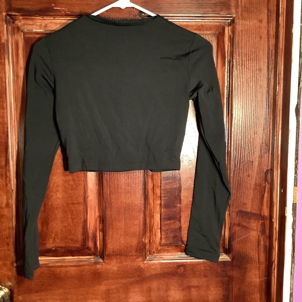 Women’s Artfish Black Long Sleeve Stretchy Zip Crop Top Size S